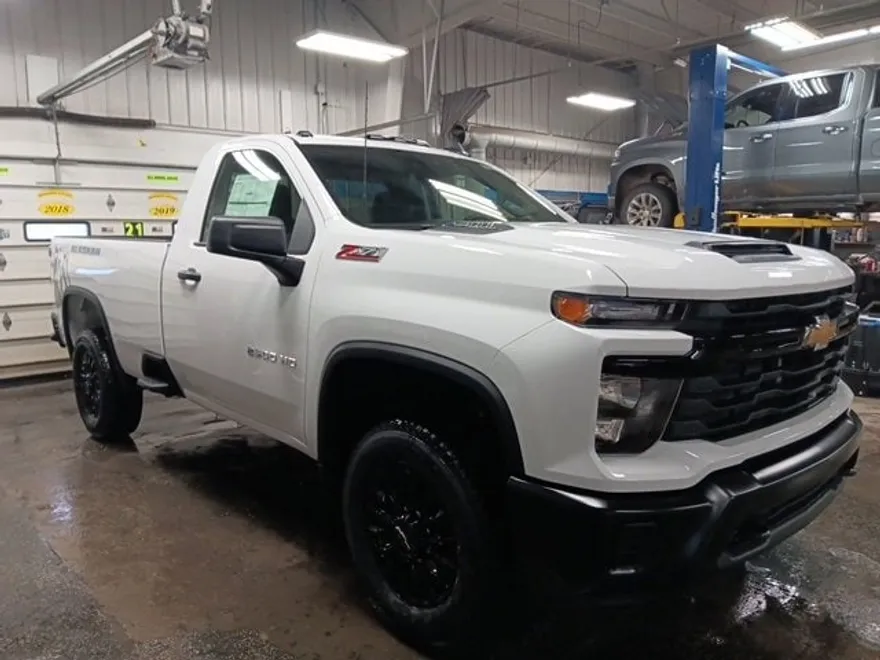 2025 Chevrolet Silverado 2500HD photo 1