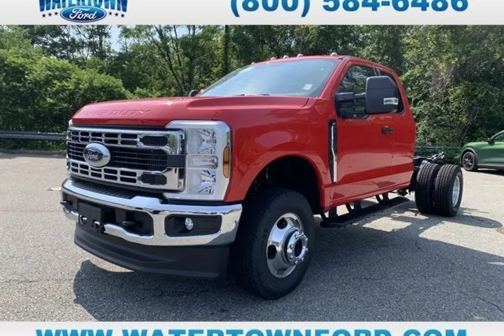 2025 Ford F-350 XLT photo 1