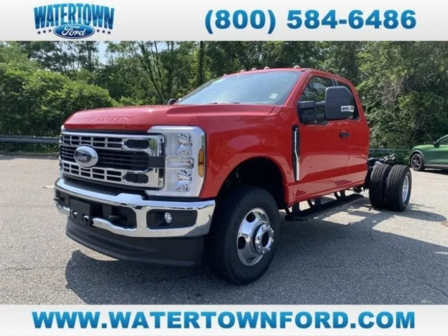 2025 Ford F-350 XLT photo 1