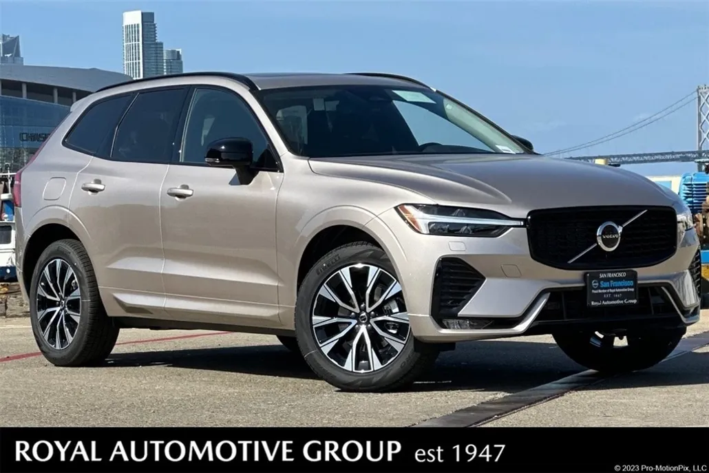 2025 Volvo XC60 B5 Core photo 1