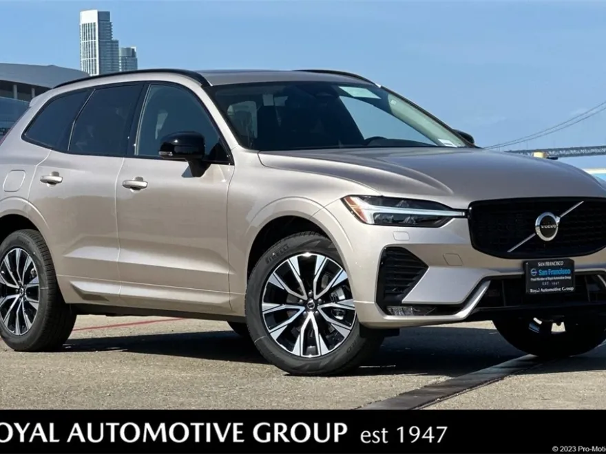 2025 Volvo XC60 B5 Core photo 1