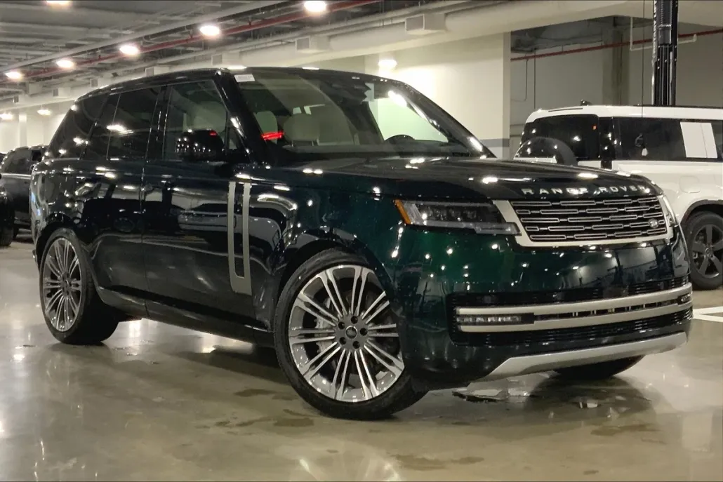 2025 Land Rover Range Rover SE photo 1