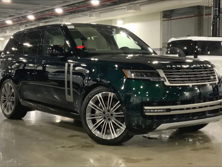 2025 Land Rover Range Rover SE photo 1