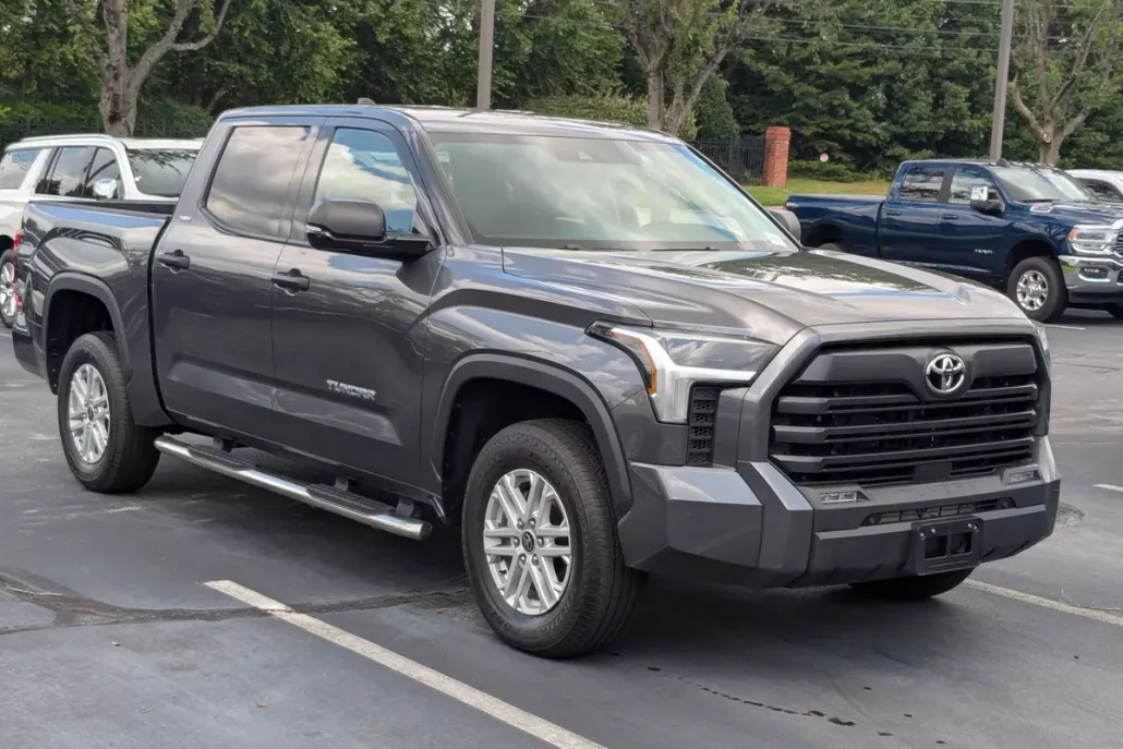 2023 Toyota Tundra SR5 photo 1