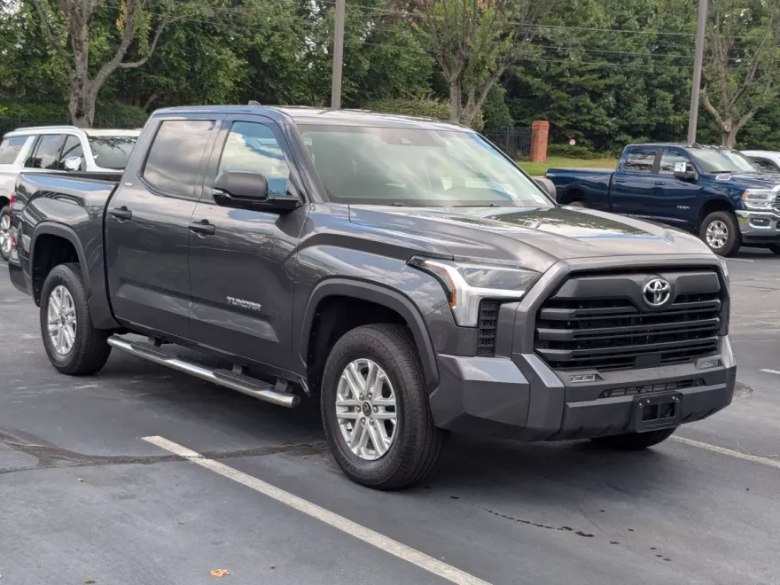 2023 Toyota Tundra SR5 photo 1