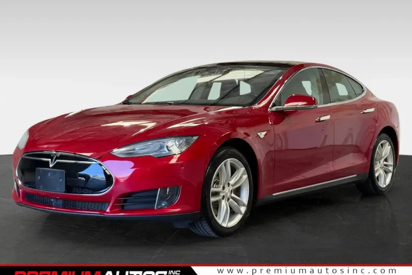 2015 Tesla Model S photo 1