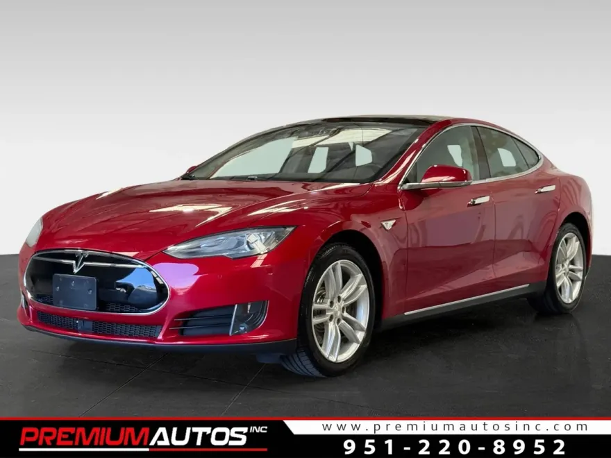 2015 Tesla Model S photo 1