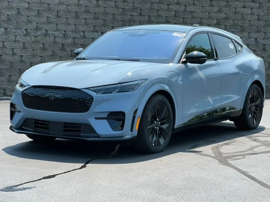 2025 Ford Mustang Mach-E GT photo 1