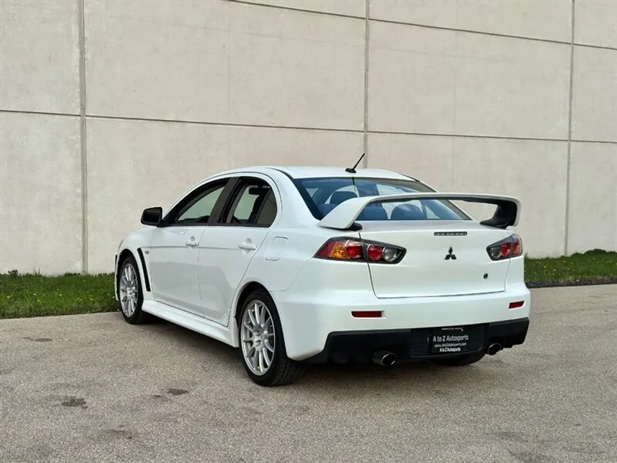 2010 Mitsubishi Lancer Evolution GSR photo 9