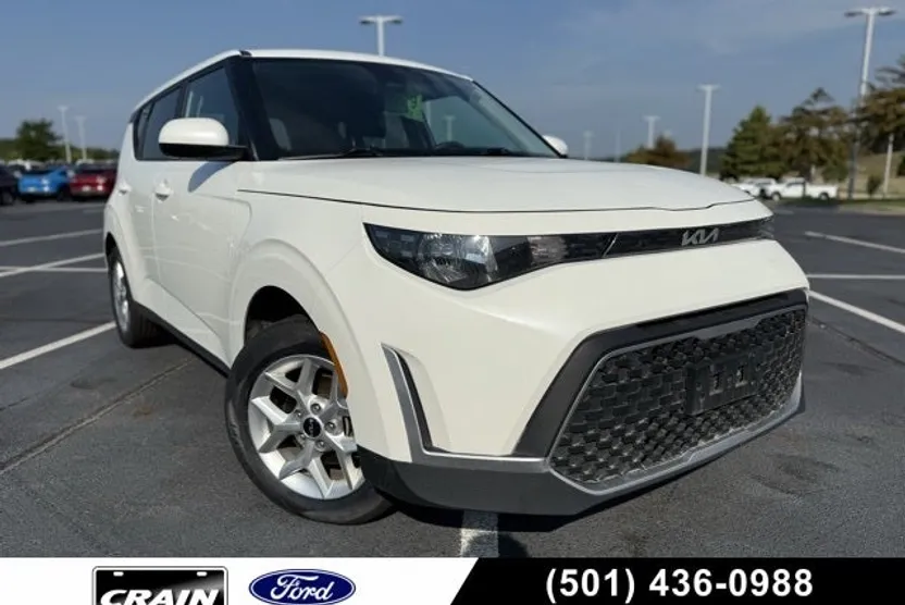 2024 Kia Soul LX photo 1