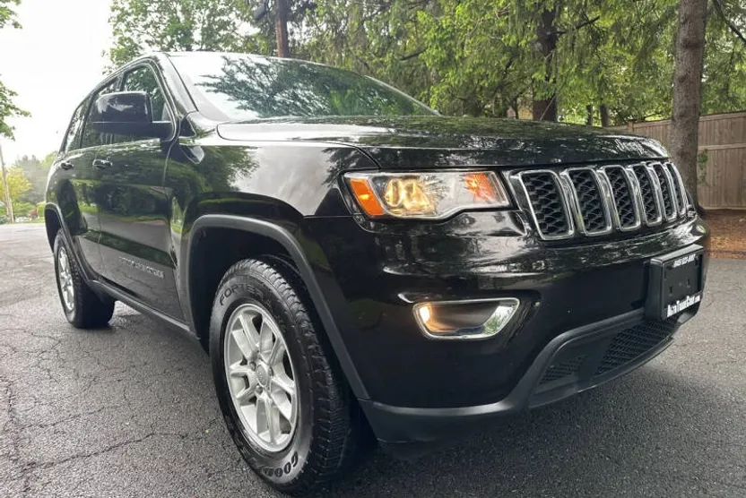 2018 Jeep Grand Cherokee Laredo E photo 1