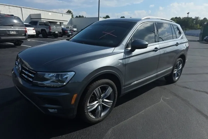 2020 Volkswagen Tiguan SE photo 1