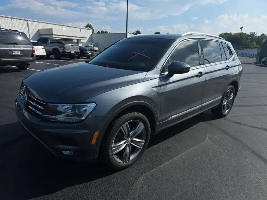 2020 Volkswagen Tiguan SE photo 1