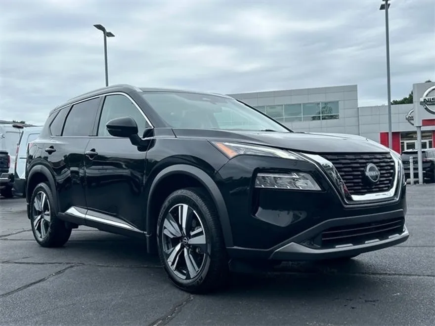 2022 Nissan Rogue SL photo 1