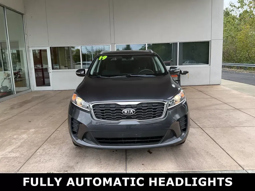 2019 Kia Sorento LX photo 1