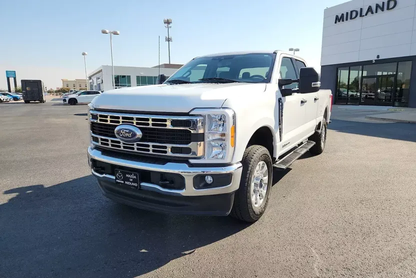 2023 Ford F-250 XLT photo 1
