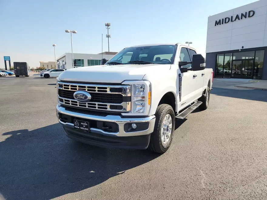 2023 Ford F-250 XLT photo 1