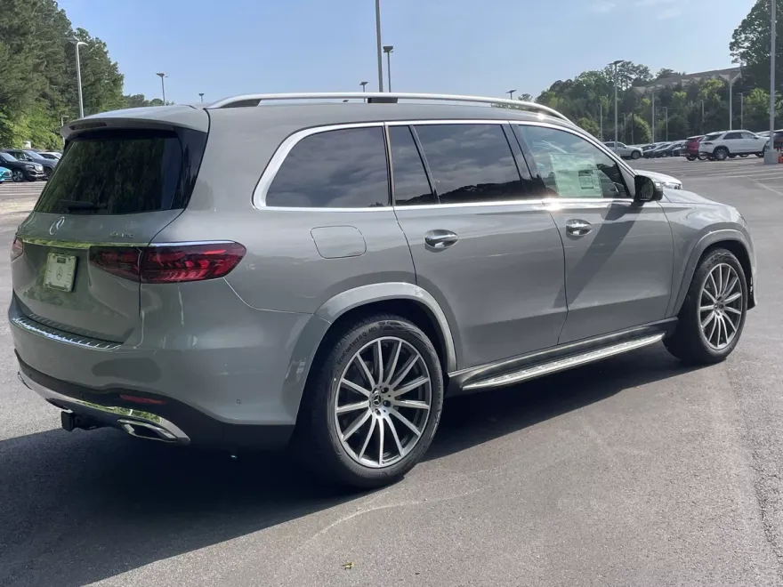 2025 Mercedes Benz GLS 450 4MATIC photo 1