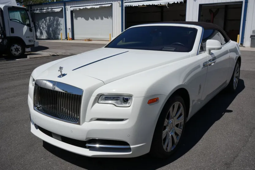 2017 Rolls Royce Dawn RR6 photo 1