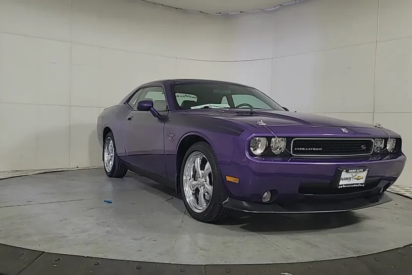 2010 Dodge Challenger R/T photo 1