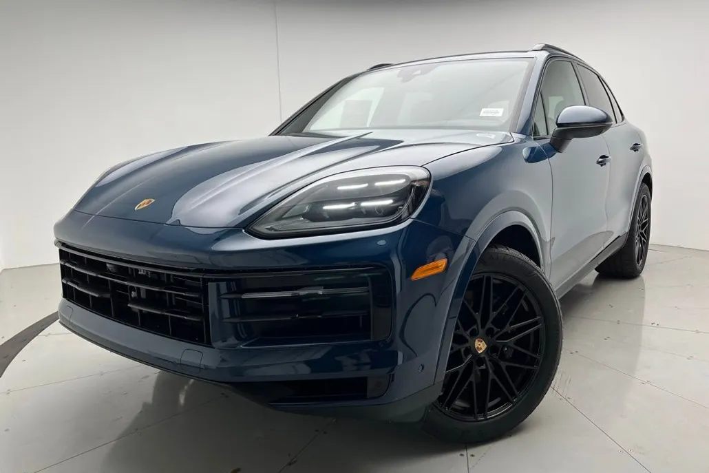 2025 Porsche Cayenne photo 1