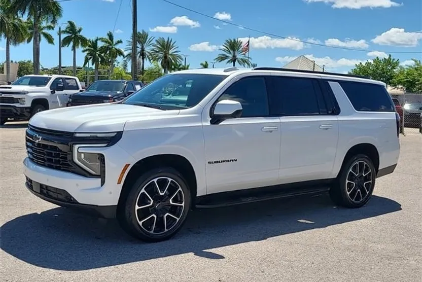 2025 Chevrolet Suburban RST photo 1