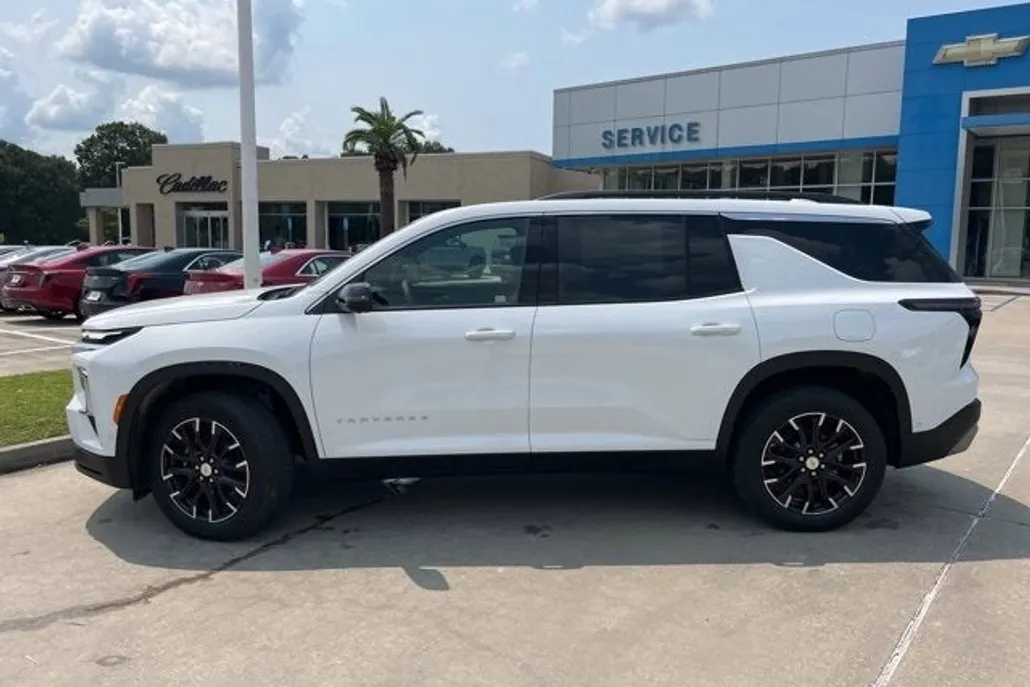 2026 Chevrolet Traverse photo 1