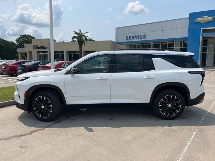 2026 Chevrolet Traverse photo 1