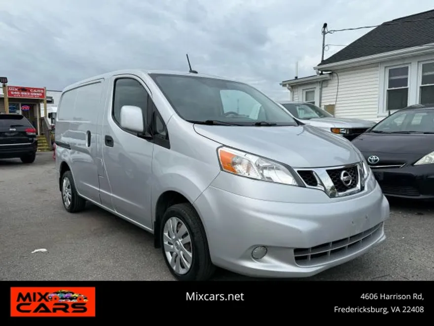 2018 Nissan NV200 SV photo 1