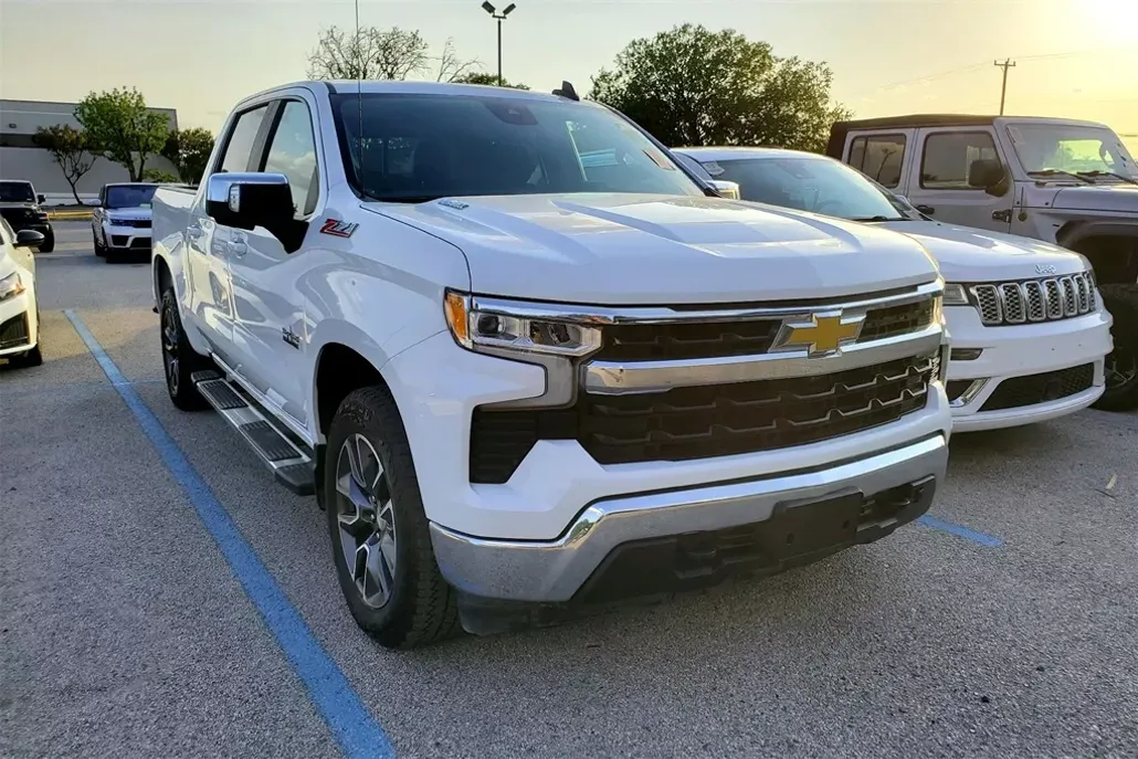 2022 Chevrolet Silverado 1500 Custom photo 1