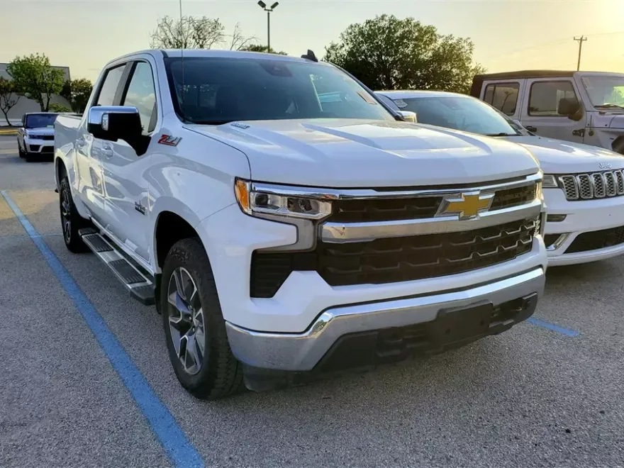 2022 Chevrolet Silverado 1500 Custom photo 1