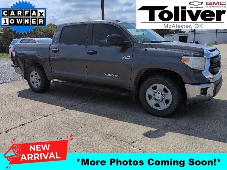 2017 Toyota Tundra SR5 photo 1