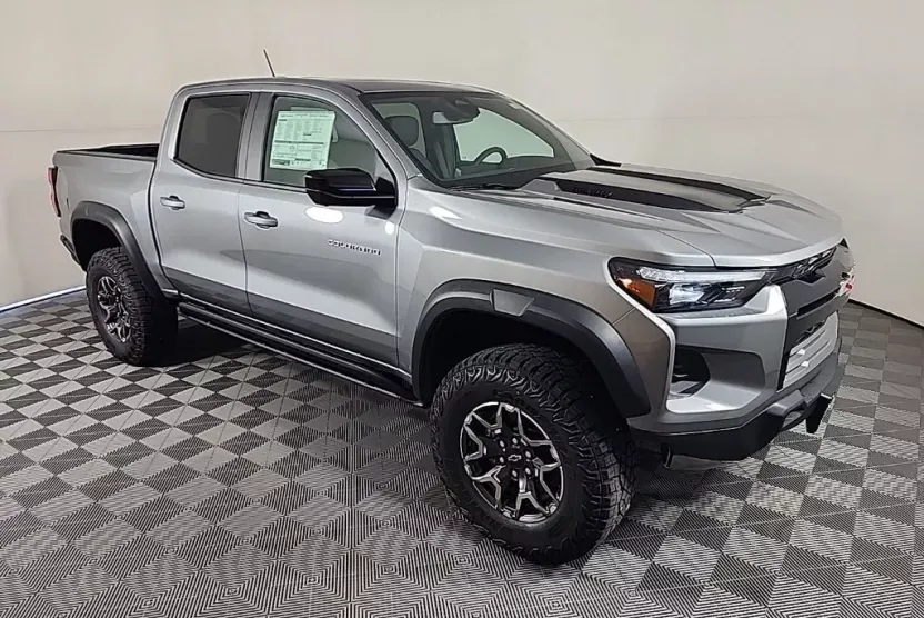 2025 Chevrolet Colorado ZR2 photo 1