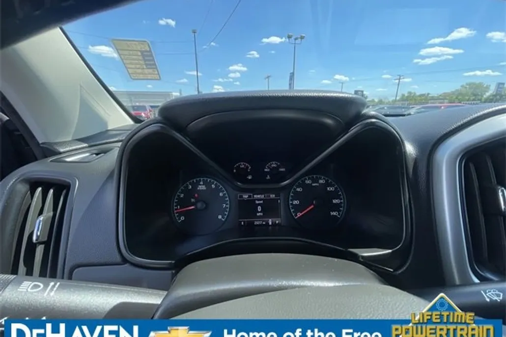 2022 Chevrolet Colorado LT photo 1