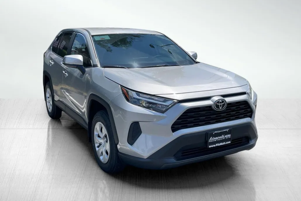 2025 Toyota RAV4 LE photo 1
