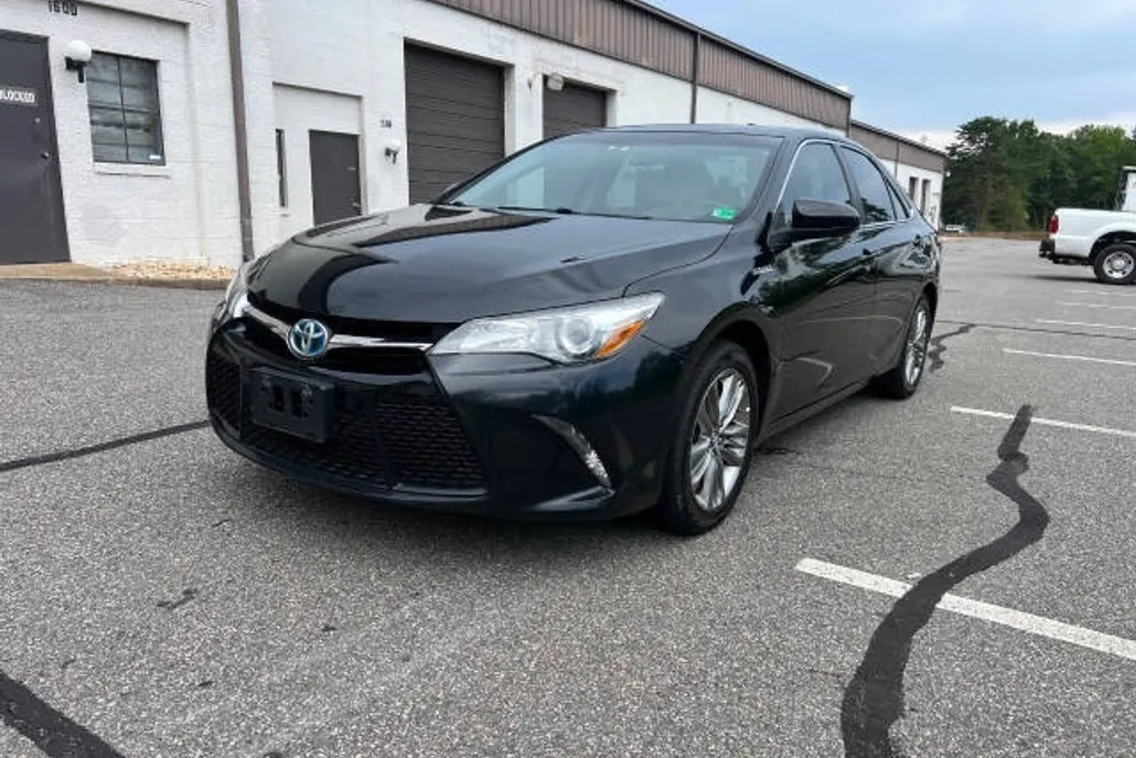 2015 Toyota Camry Hybrid SE photo 1