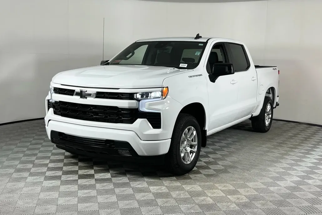 2024 Chevrolet Silverado 1500 RST photo 1