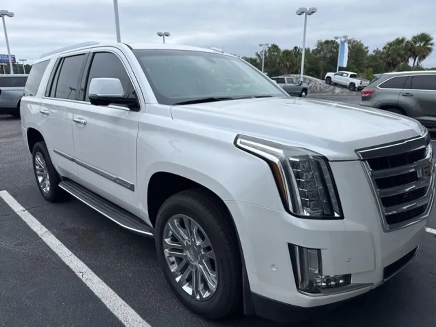 2018 Cadillac Escalade photo 1