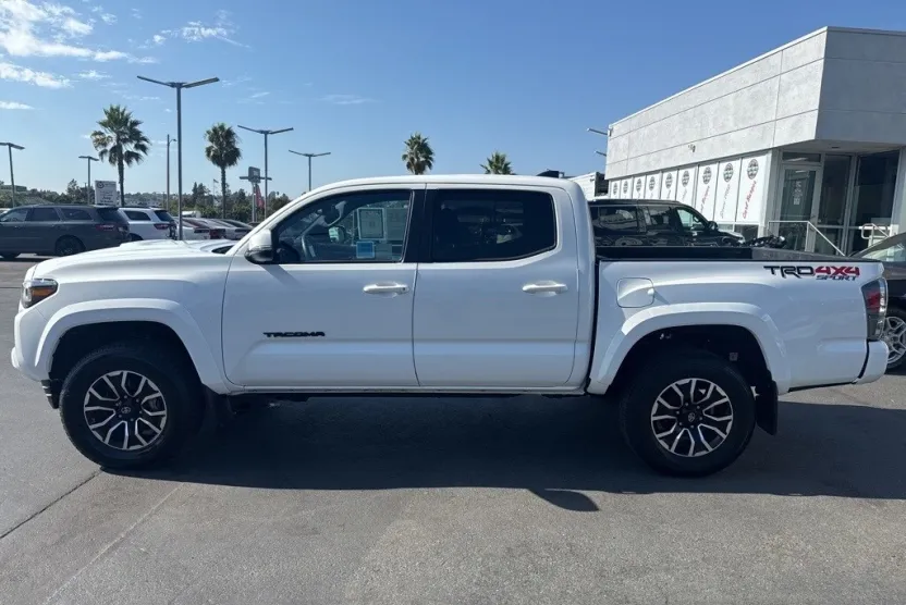 2023 Toyota Tacoma Double Cab photo 1