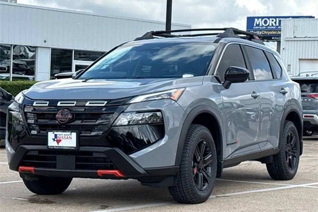 2026 Nissan Rogue SV photo 1