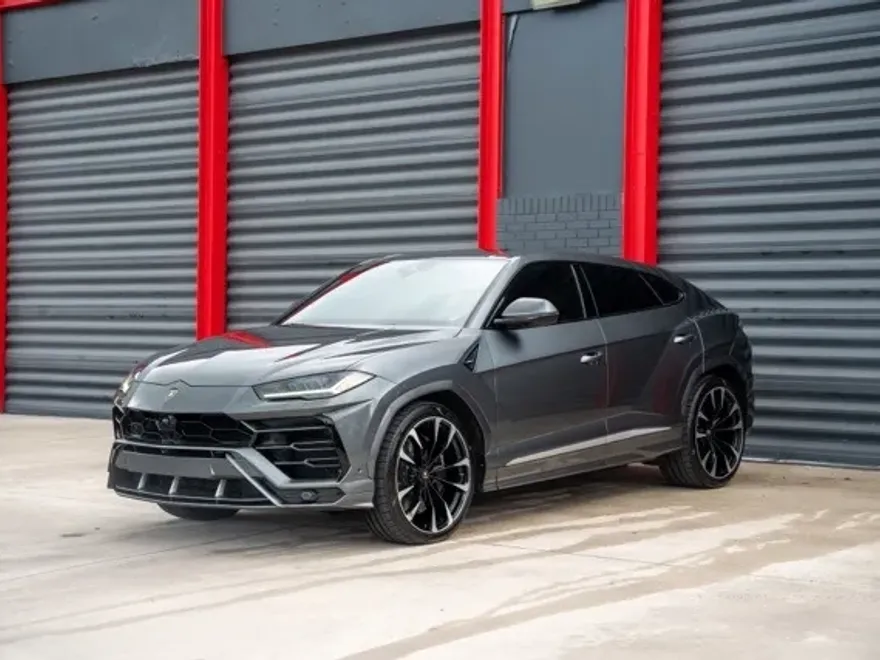 2019 Lamborghini Urus Base photo 1