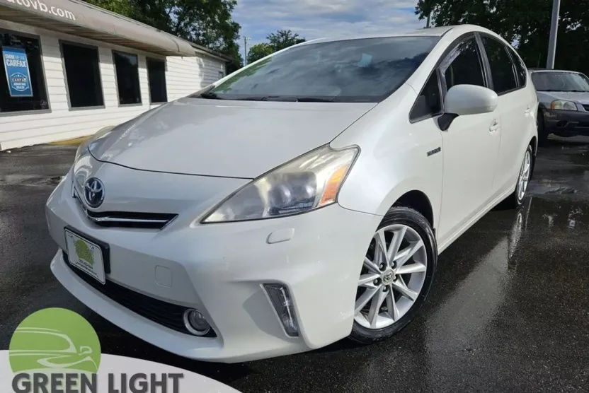2012 Toyota Prius V Five photo 1