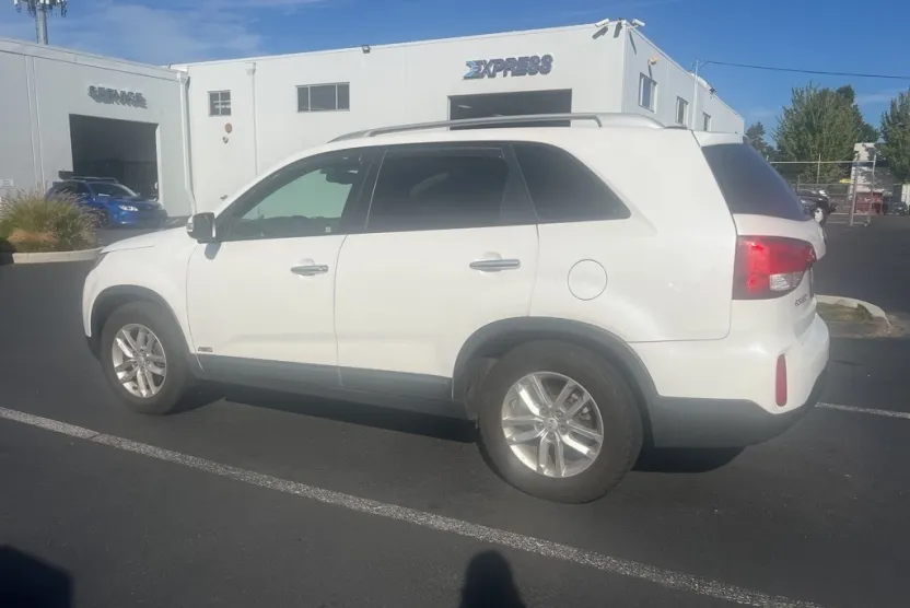 2014 Kia Sorento LX photo 1