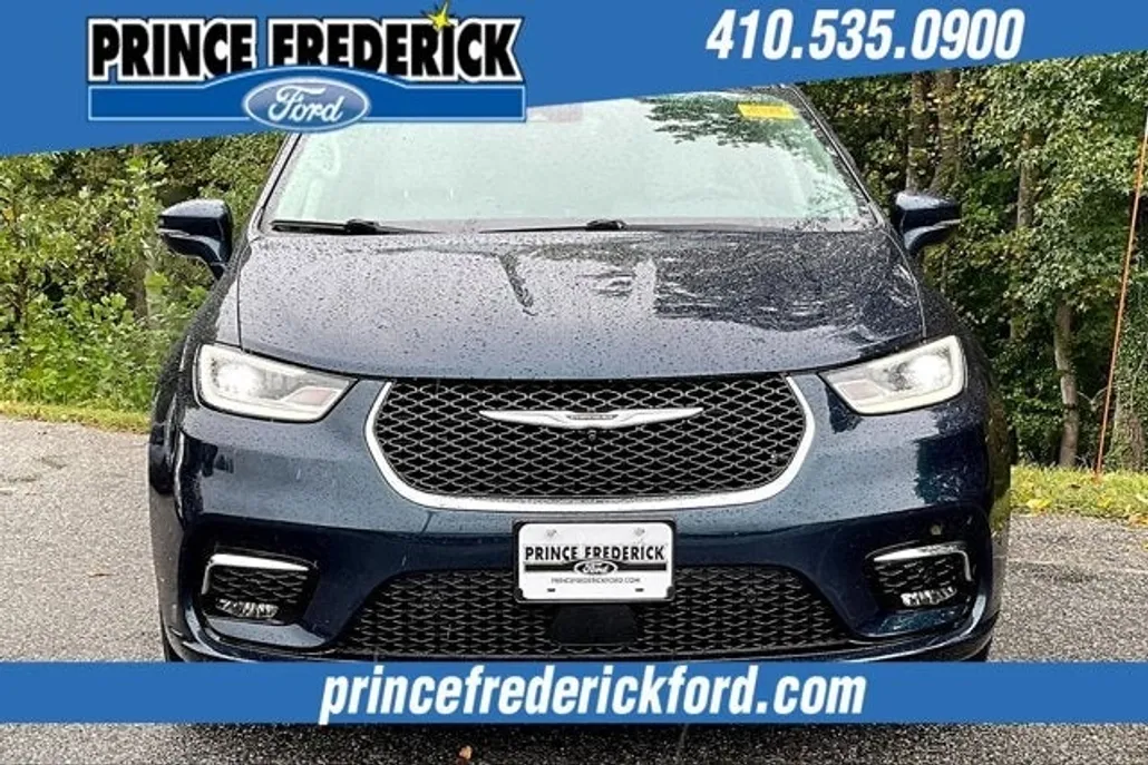 2021 Chrysler Pacifica Touring L photo 1