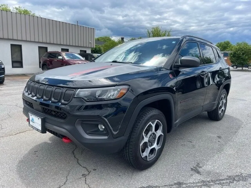 2022 Jeep Compass Trailhawk photo 2