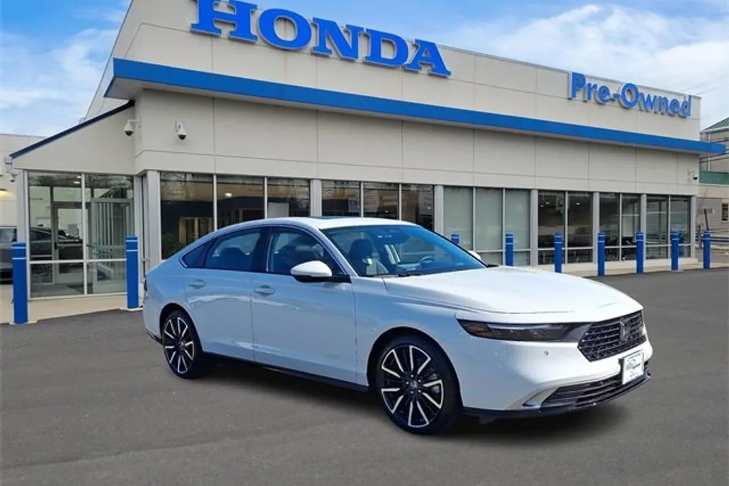 2025 Honda Accord Hybrid Touring photo 1