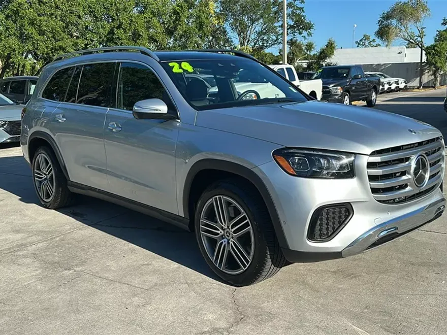 2024 Mercedes Benz GLS 450 4MATIC photo 1