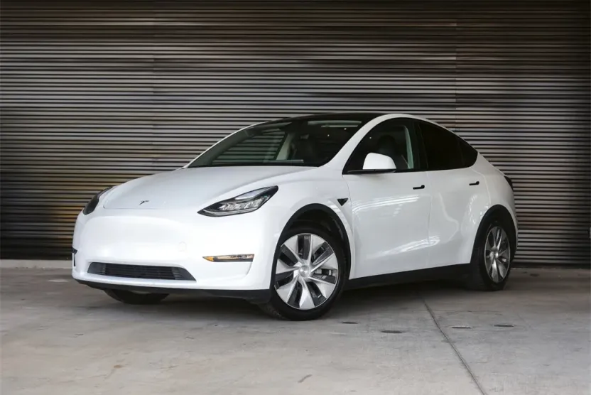 2021 Tesla Model Y Long Range photo 1