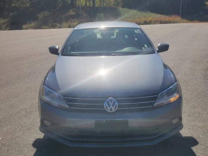 2015 Volkswagen Jetta Sport photo 1