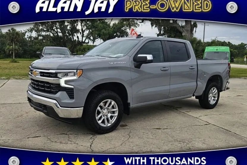 2024 Chevrolet Silverado 1500 LT photo 1